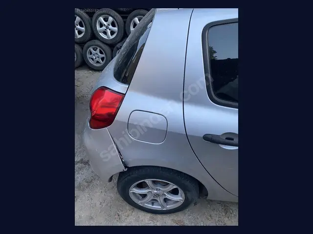 Renault Clio ARKA DİNGİL çıkma yedek parça