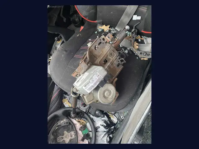 Renault Clio DİREKSİYON POMPASI