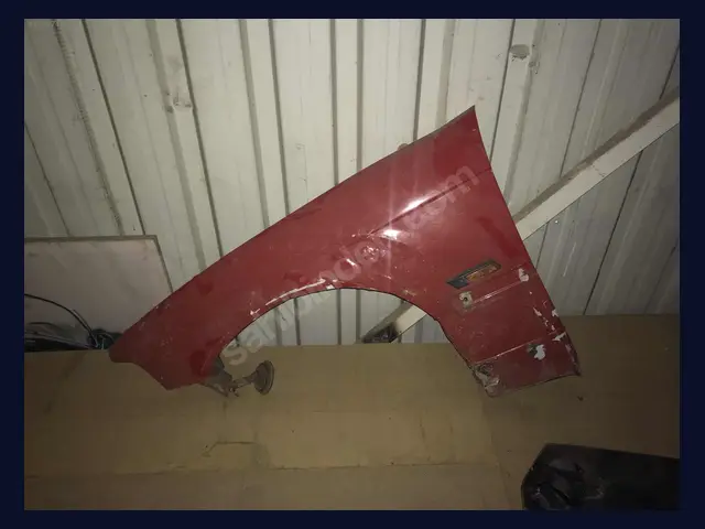 BMW 3 Serisi ÇAMURLUK çıkma yedek parça