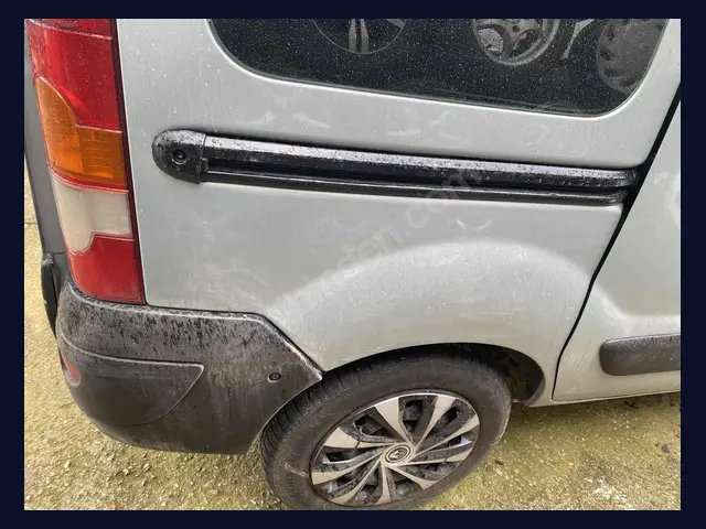 Renault Kangoo ÇAMURLUK çıkma yedek parça