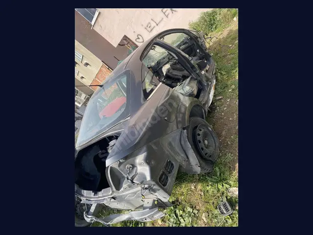 Fiat Linea ÇAMURLUK çıkma yedek parça