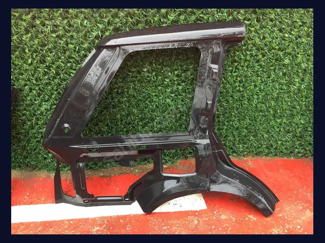 Land Rover Range Rover ÇAMURLUK çıkma yedek parça