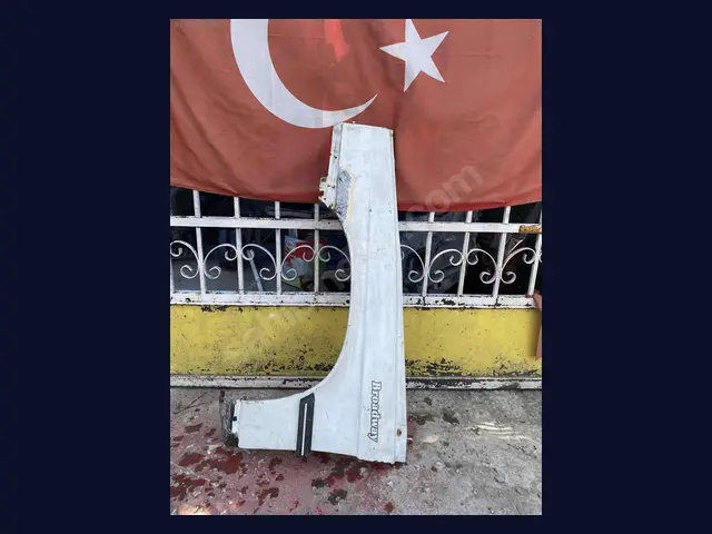 Renault 9 ÇAMURLUK çıkma yedek parça
