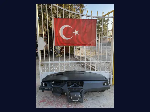 Peugeot 508 TORPİDO çıkma yedek parça