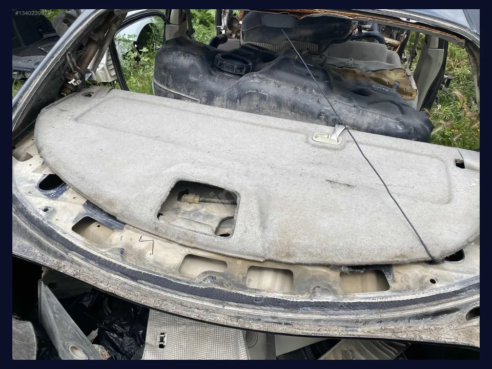 Nissan Primera BAGAJ PLASTİĞİ çıkma parça fotoğrafı 1