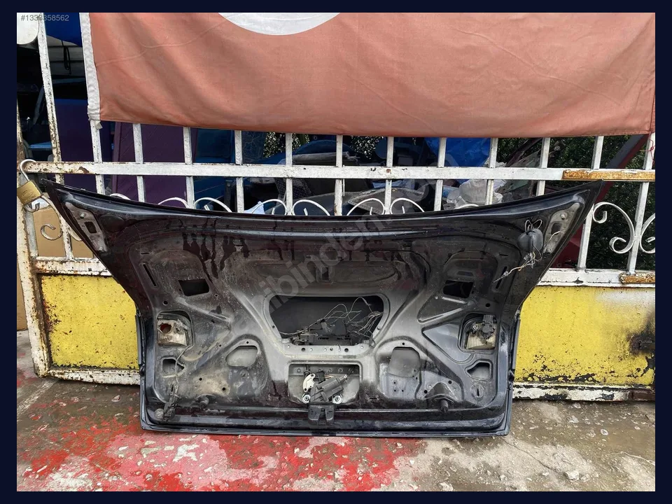 Audi A4 BAGAJ çıkma parça fotoğrafı 3