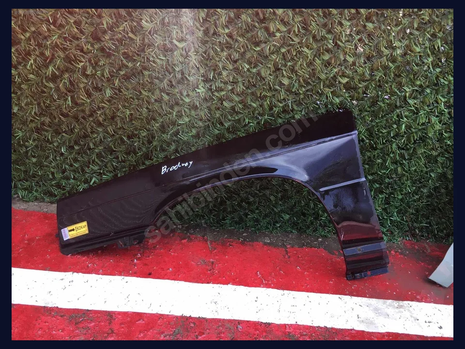 Renault 9 ÇAMURLUK çıkma parça fotoğrafı 1