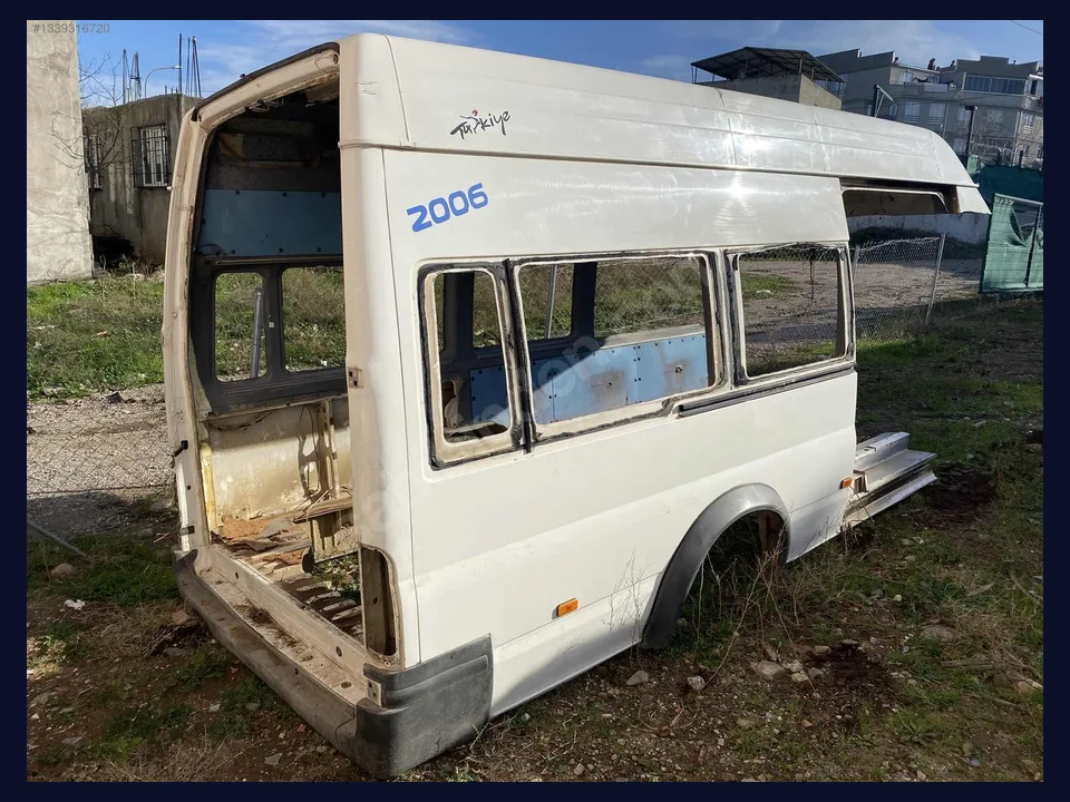 Ford Transit ÇAMURLUK çıkma parça fotoğrafı 1