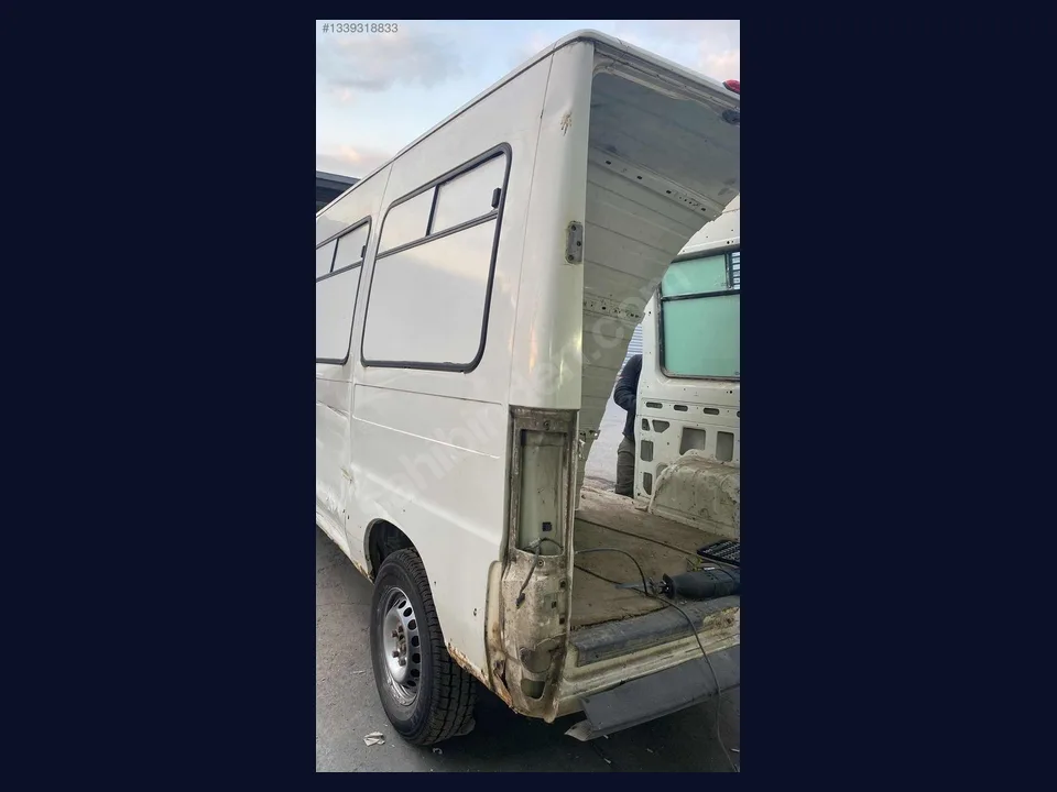 Peugeot Boxer ÇAMURLUK çıkma parça fotoğrafı 2