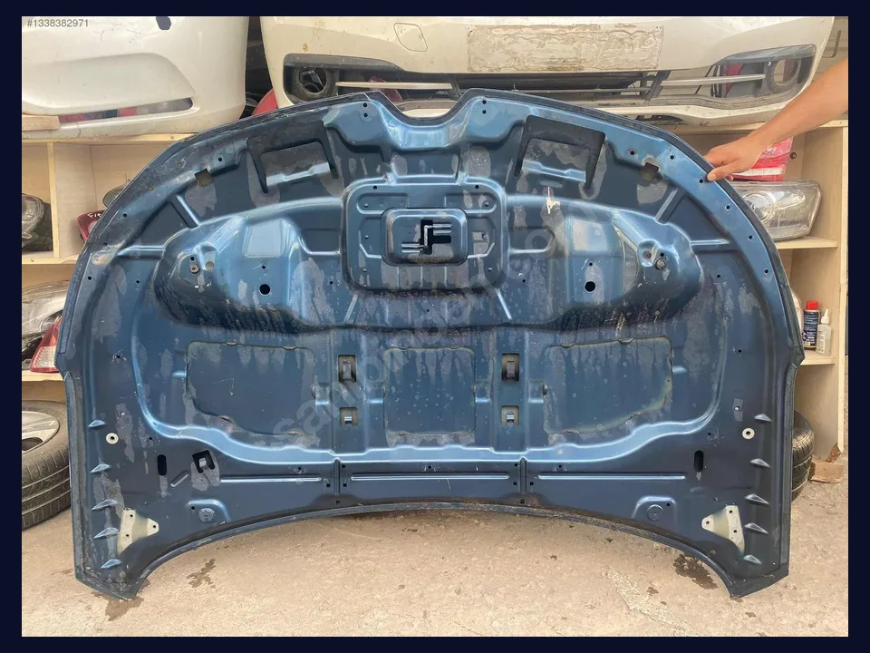 Renault Megane KAPUT çıkma parça fotoğrafı 2