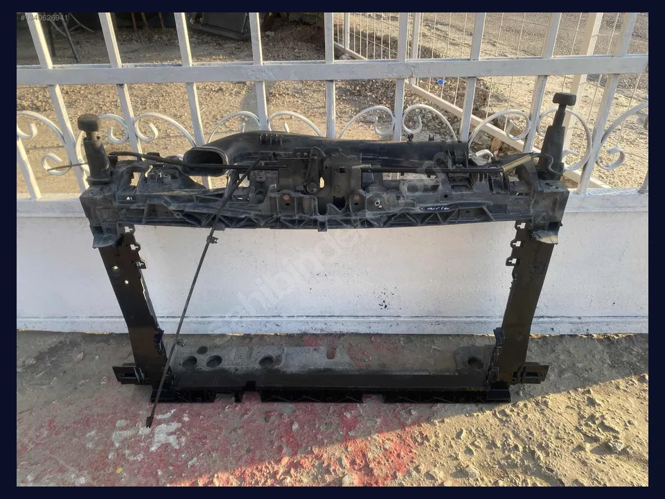 Ford Tourneo ÖN PANEL çıkma parça fotoğrafı 1
