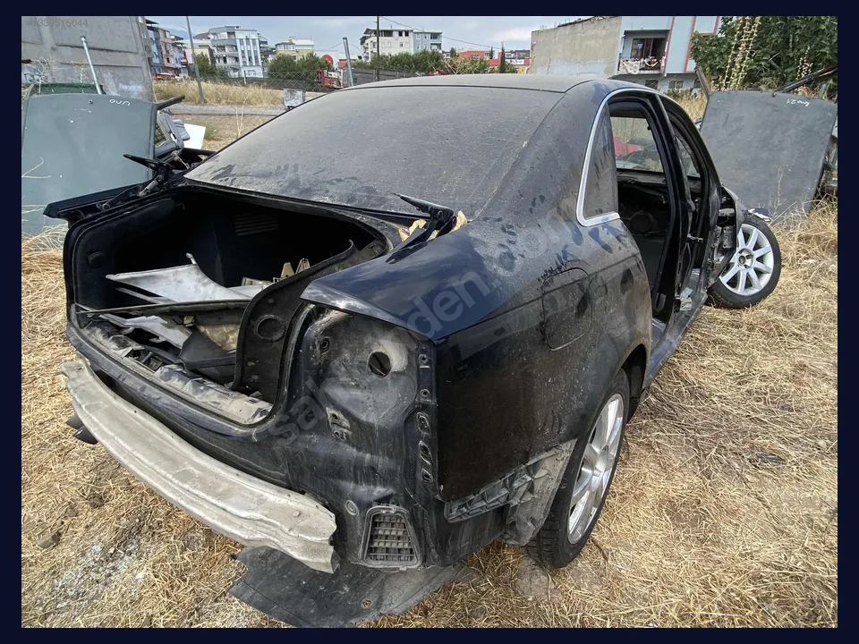 Audi A4 TAVAN SACI çıkma parça fotoğrafı 2