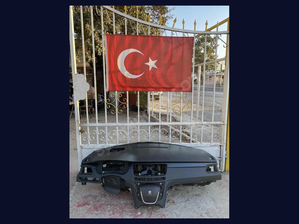 Peugeot 508 TORPİDO çıkma parça fotoğrafı 1