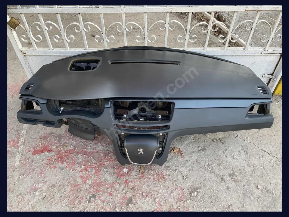 Peugeot 508 TORPİDO çıkma parça fotoğrafı 2