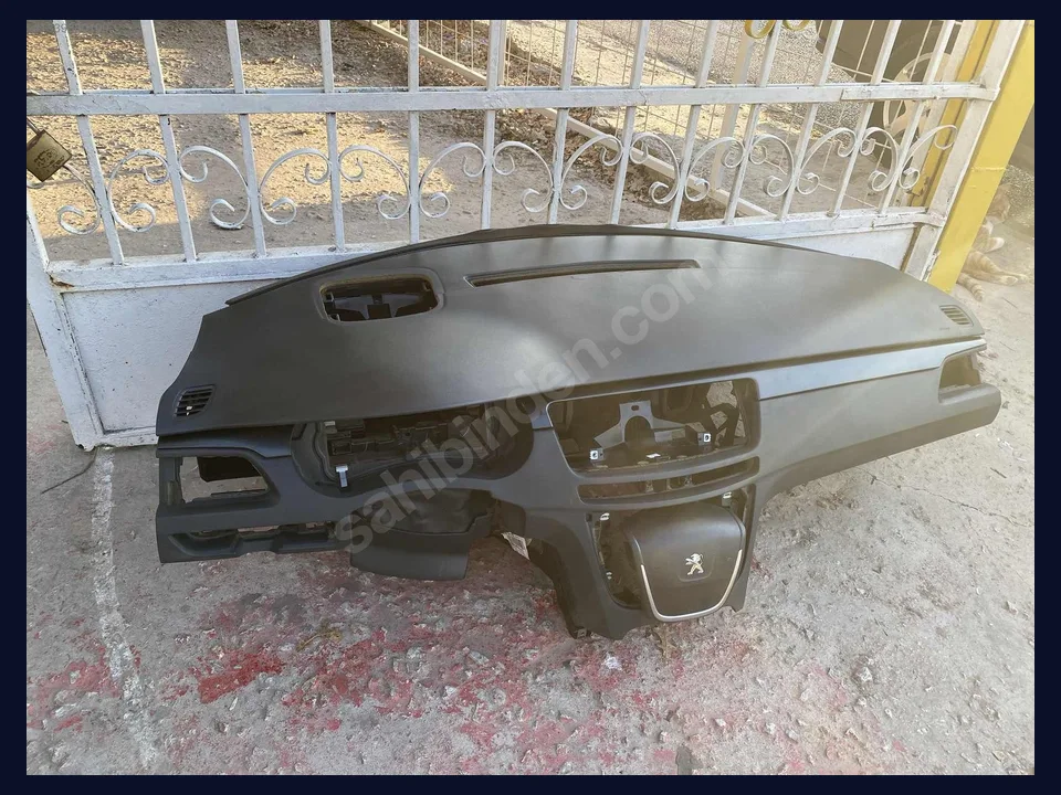Peugeot 508 TORPİDO çıkma parça fotoğrafı 4